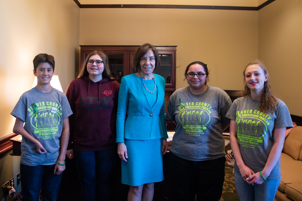 Youth mental health advocates meet with
Senator Pam Iovino on May 6.